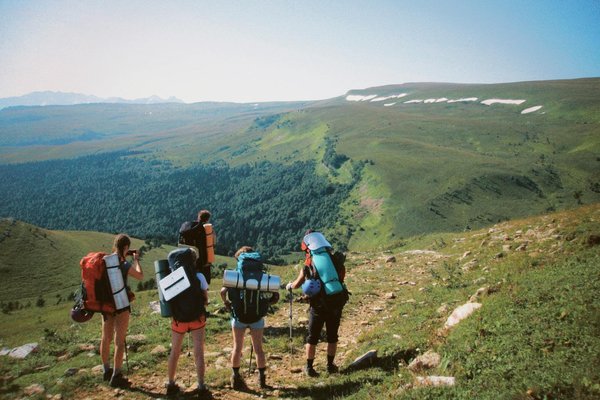 Comment organiser une visite des forteresses médiévales en Écosse avec un petit budget?