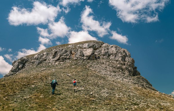 Quels sont les meilleurs itinéraires pour une randonnée sur le sentier des Annapurnas au Népal?